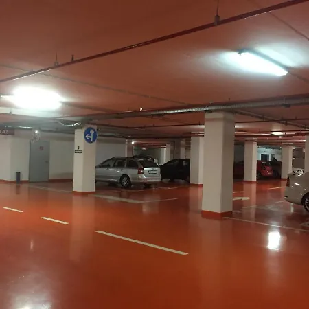 Nova Galerija West App Dora- Parking In Garage Apartment Zagreb Room photo