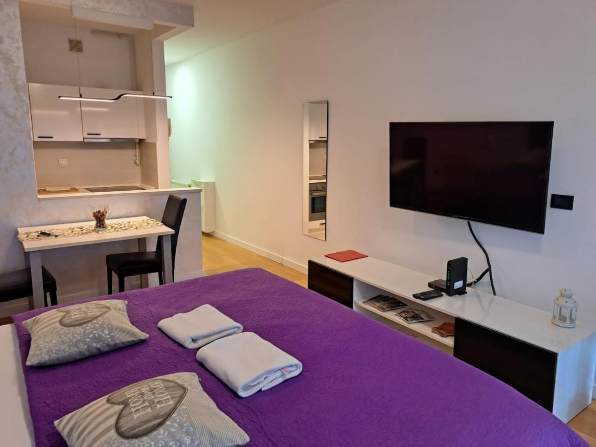 Nova Galerija West App Dora- Parking In Garage Apartment